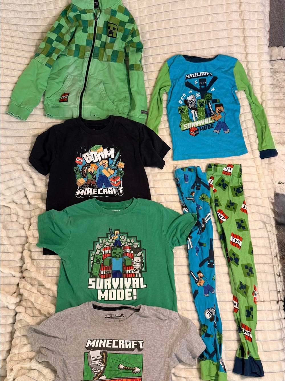 Minecraft Kids Bulk | 3 shirts | 1 Jacket | PJ Set